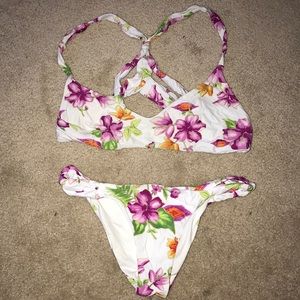 FRANKI’s bikini floral print